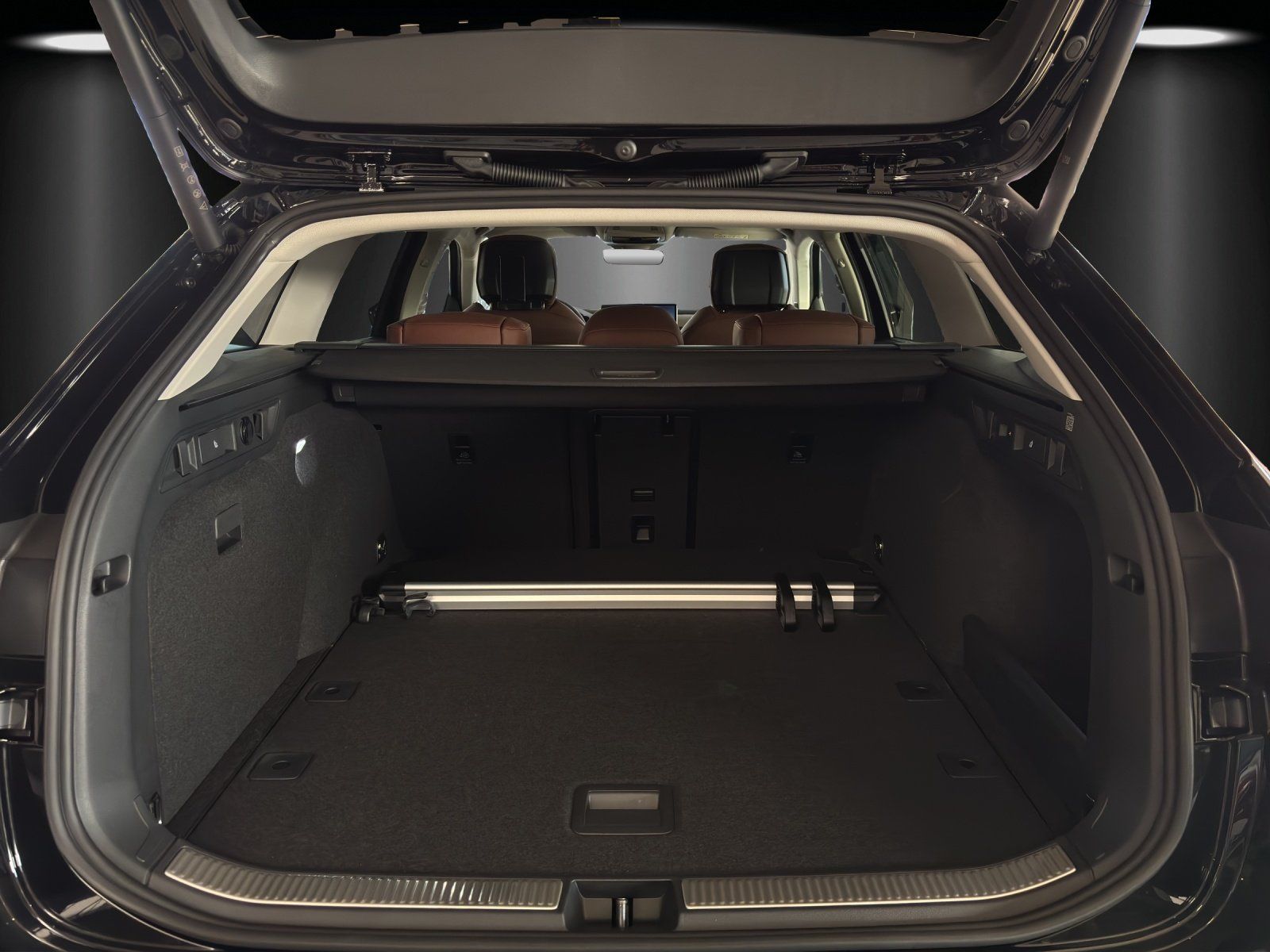 Fahrzeugabbildung SKODA Superb Combi L&K 2,0 TDI 142 kW DSG 4x4