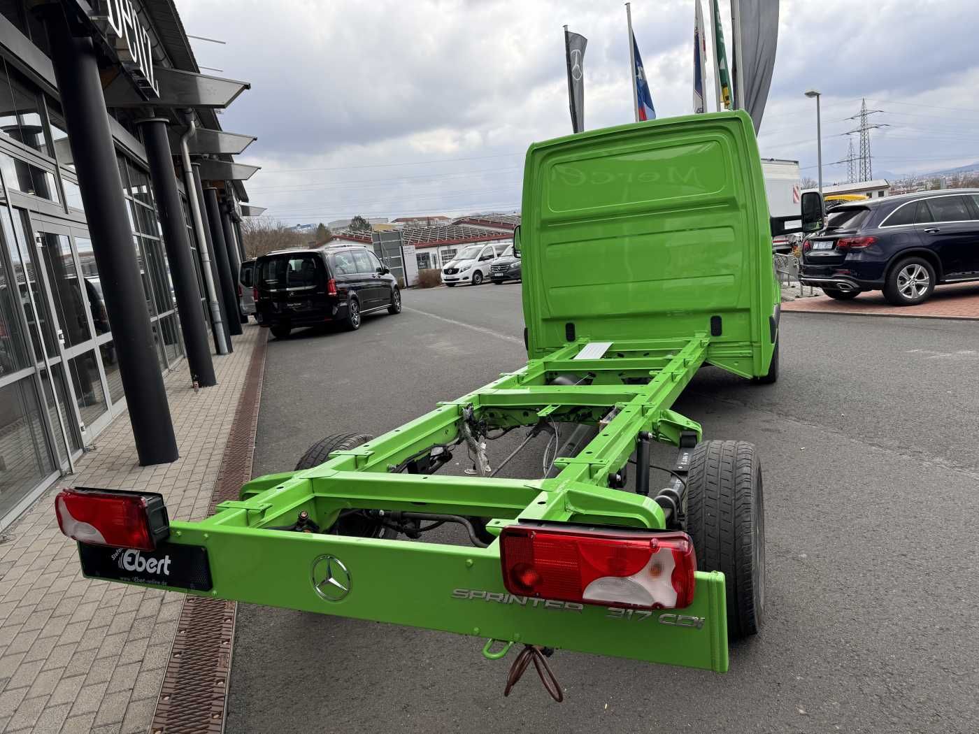 Fahrzeugabbildung Mercedes-Benz Sprinter 317 CDI Fahrgestell 4325 Klima MBUX
