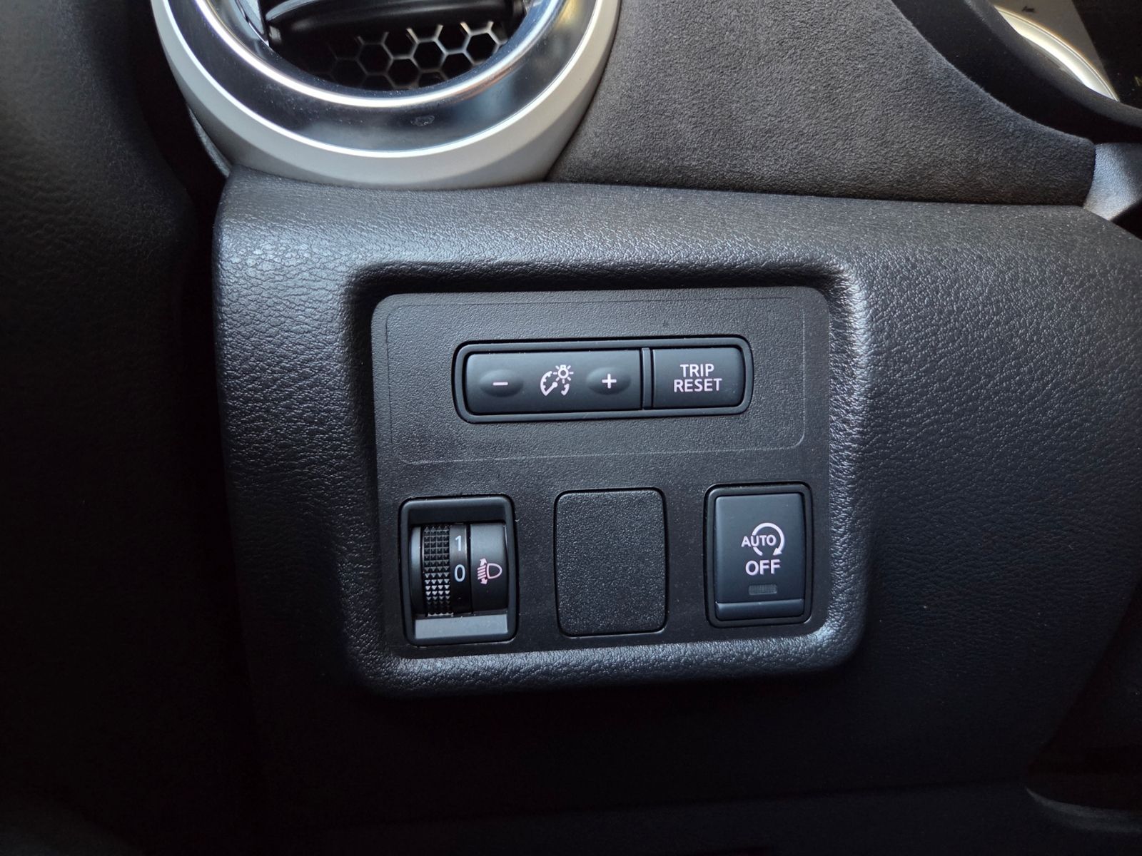 Fahrzeugabbildung Nissan Micra N-Sport Aut. BOSE KLIMA RFK SHZ ALU
