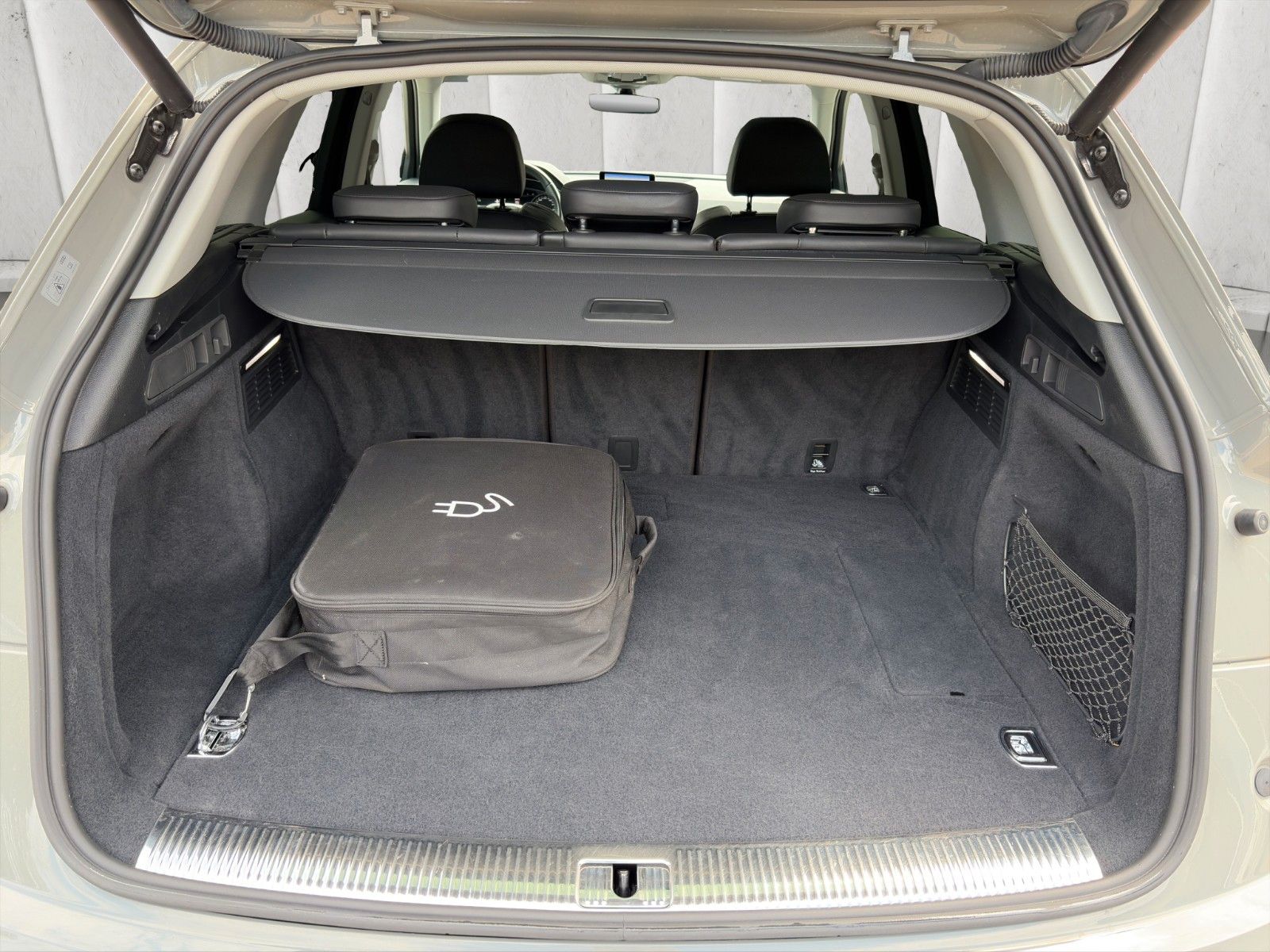 Fahrzeugabbildung Audi Q5 e Quattro Sport*S-Line*SHZ*NAVI*LED*