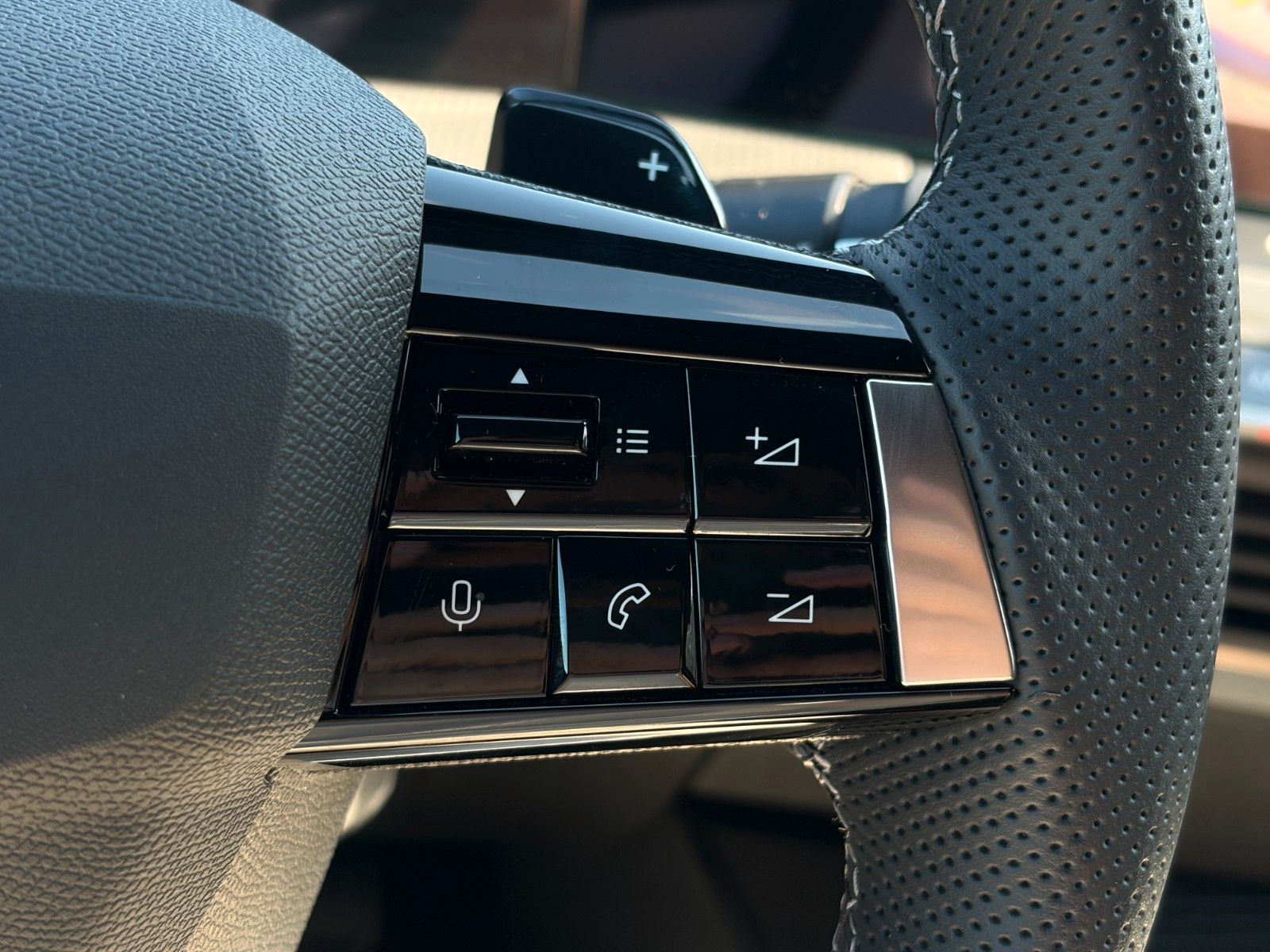 Fahrzeugabbildung Opel Astra L GS 1.2 Turbo Matrix HuD 360° LHZ CarPl.