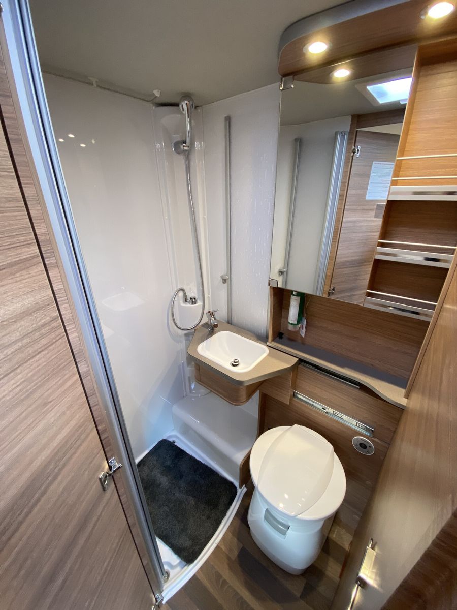 Fahrzeugabbildung Weinsberg CaraCore 650 MEG Aguti, 180 PS, Automatic, 4,4t