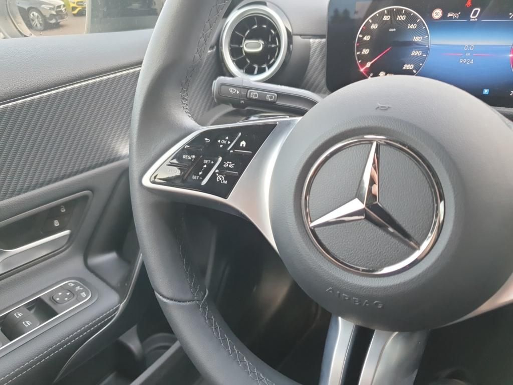 Fahrzeugabbildung Mercedes-Benz A 220 d Kompaktlimousine AHK*Kamera*LED*PDC