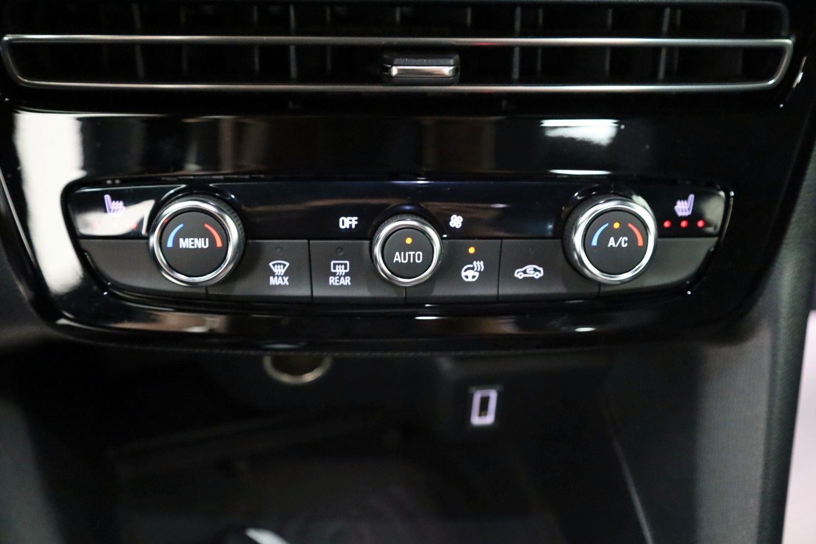 Fahrzeugabbildung Opel Mokka GS TLeder,Navi,LED,SH,PDC,Kamera,Allwetter