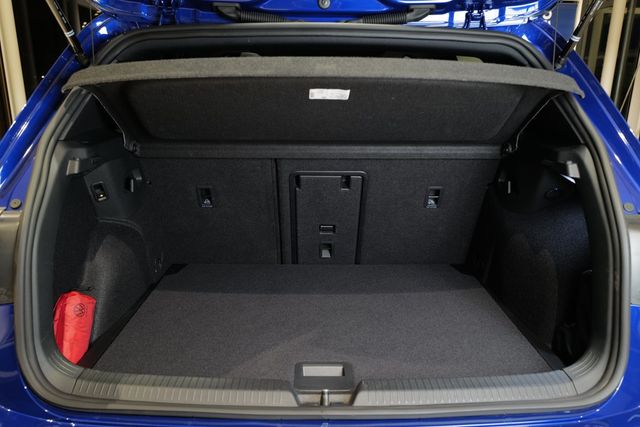 Volkswagen Golf VIII R 4Motion AHK Pano Carbon HKardon 360°