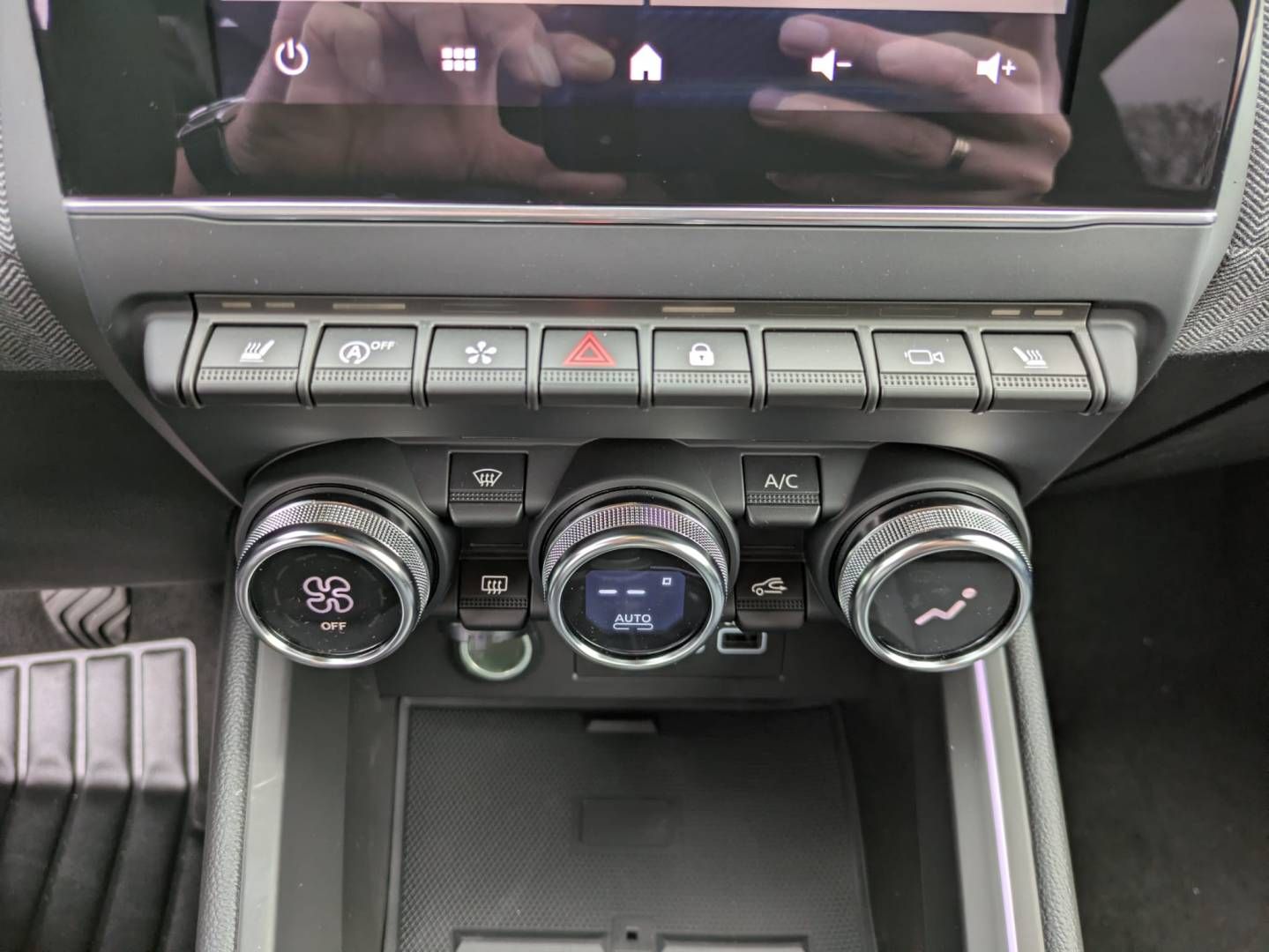 Fahrzeugabbildung Renault CLIO KISS TCe 90