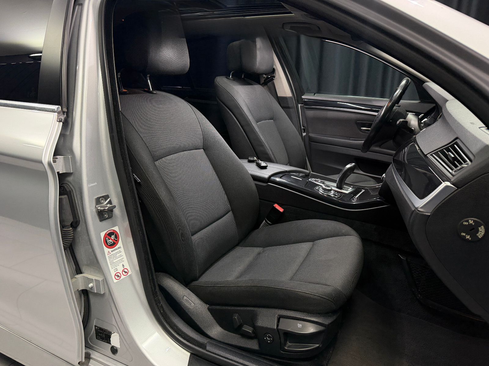 Fahrzeugabbildung BMW 530d Limousine |AUTOMATIK|PANO|NAVI|PDC