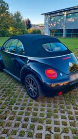 Volkswagen VW Beetle Cabrio 2.0 schwarz - Volkswagen Beetle aus 2003: Cabrio