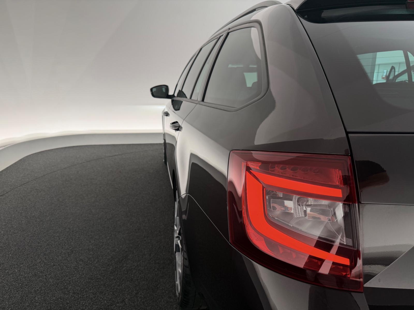 Skoda Octavia Combi*RS 245*LED-PANO-ACC-R.KAM-KESSY-19, миниатюра 9