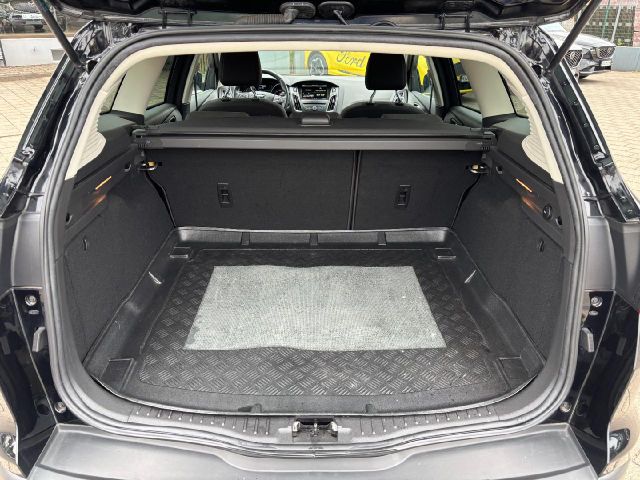 Ford Focus Turnier 1.5 Titanium NaviWinterpaket