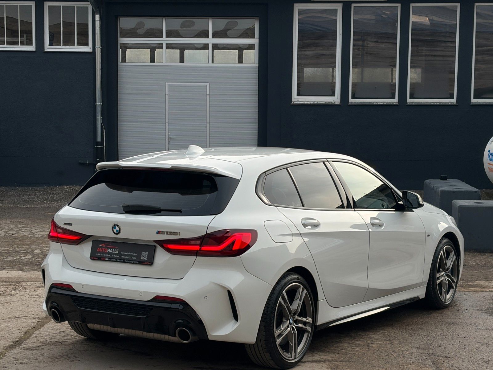 Fahrzeugabbildung BMW M135i xDrive HiFi SHZ LED DAB PDC Wireless Temp