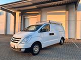 Hyundai H-1*AUTOMATIK*WERKSTATTEINR*1.HAND*KLIMA*AHK - Hyundai mit Diesel-Antrieb: Automatik