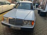 Mercedes-Benz Mercedes W124 S124 230TE - Mercedes-Benz E 230 aus 1991