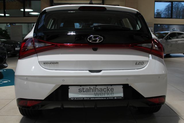 Fahrzeugabbildung Hyundai i20 1.0 T-Gdi 48V Trend, Assistenz-Paket LED