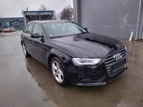 Audi A4 Avant Attraction+TÜV/NEU+NAVI+SHZ+XENON+PDC - Audi A4 Attraction mit Diesel-Antrieb