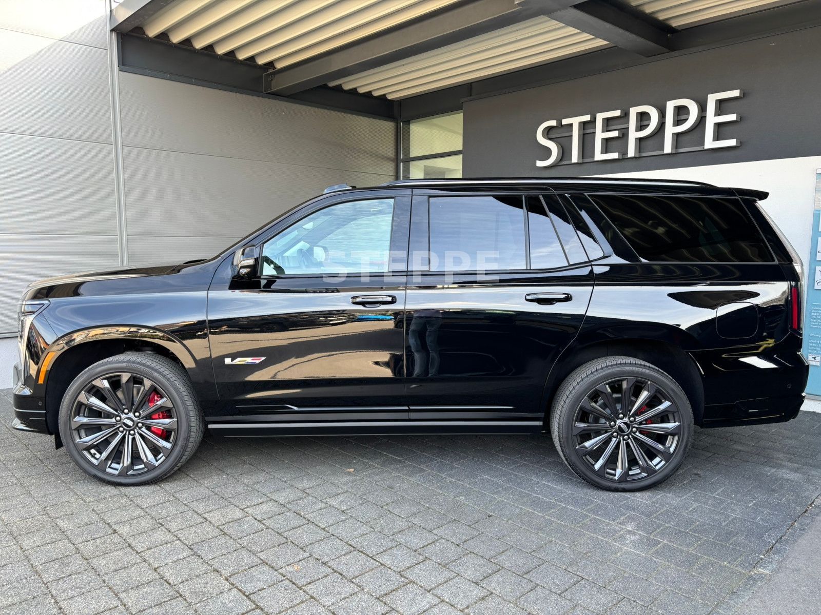 Cadillac Escalade MY26 V-Series 6.2 V8 Supercharged AWD