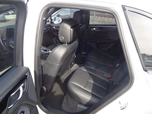 Fahrzeugabbildung Porsche Macan S/Luft/21-Zoll Turbo//Pano/1.Hd/14wegeSitz