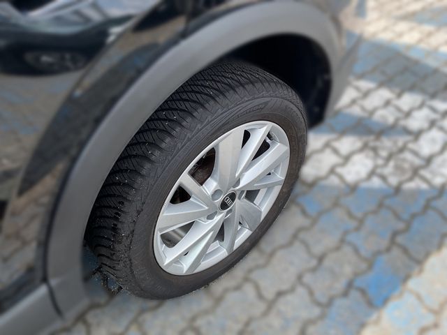 Q2 35 1.5 TFSI S-tronic PDC SHZ KAMERA NAVI LED
