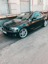 BMW 120i Coupé (E82) M Paket Handschalter gepflegt - BMW 120: Coupe