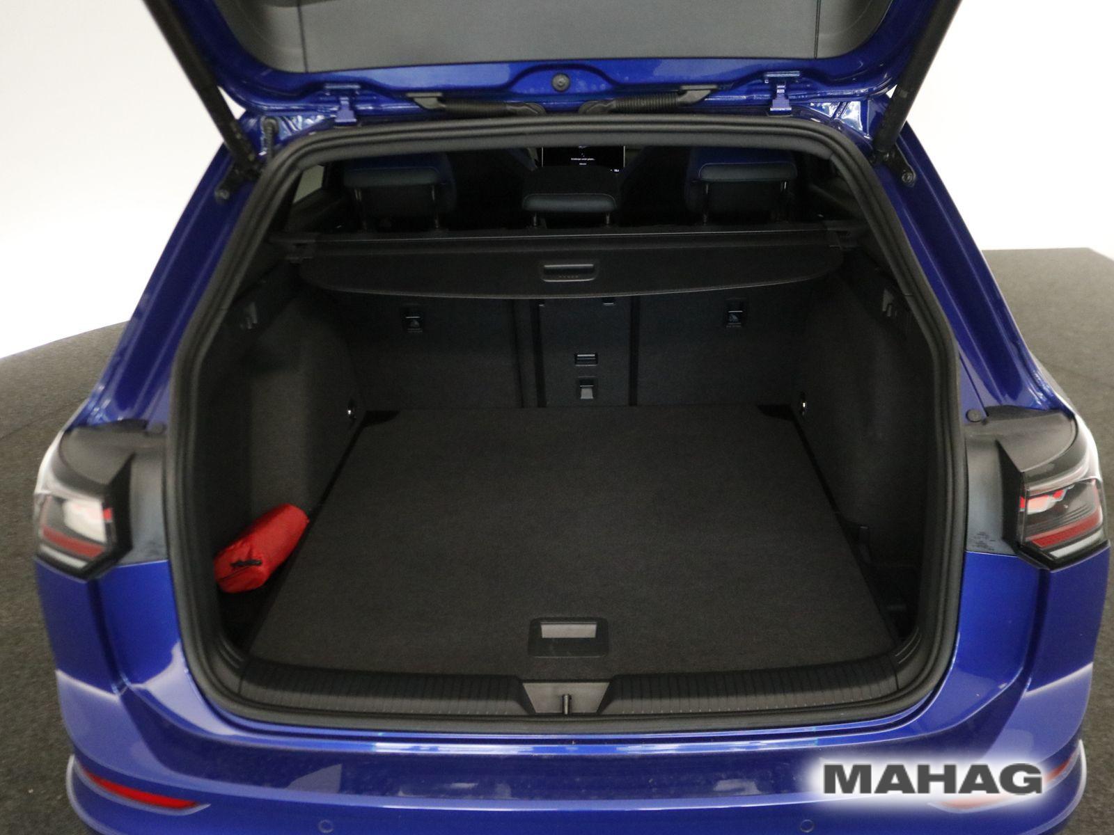 Volkswagen Golf VIII Variant R 2.0 TSI BlackStyle Pano AHK, миниатюра 21
