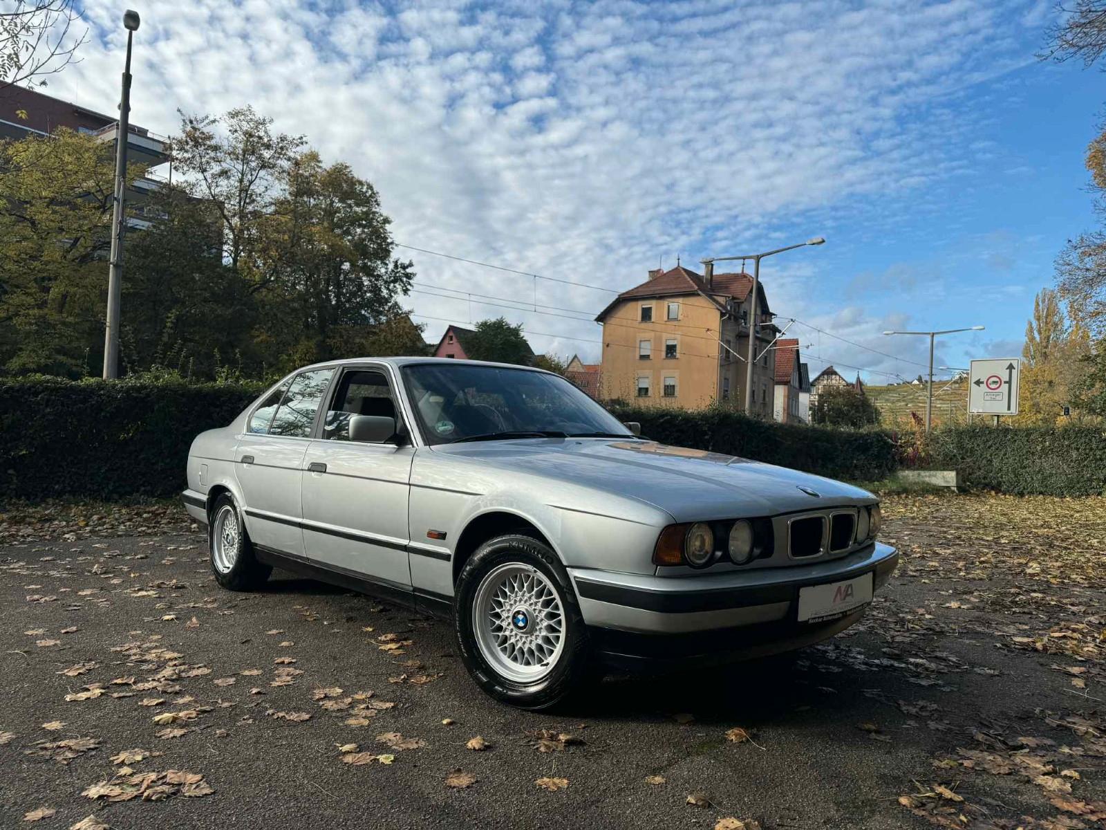 BMW 520i / LIMO / AUTOMATIK / E34/OLDTIMER/TÜV NEU