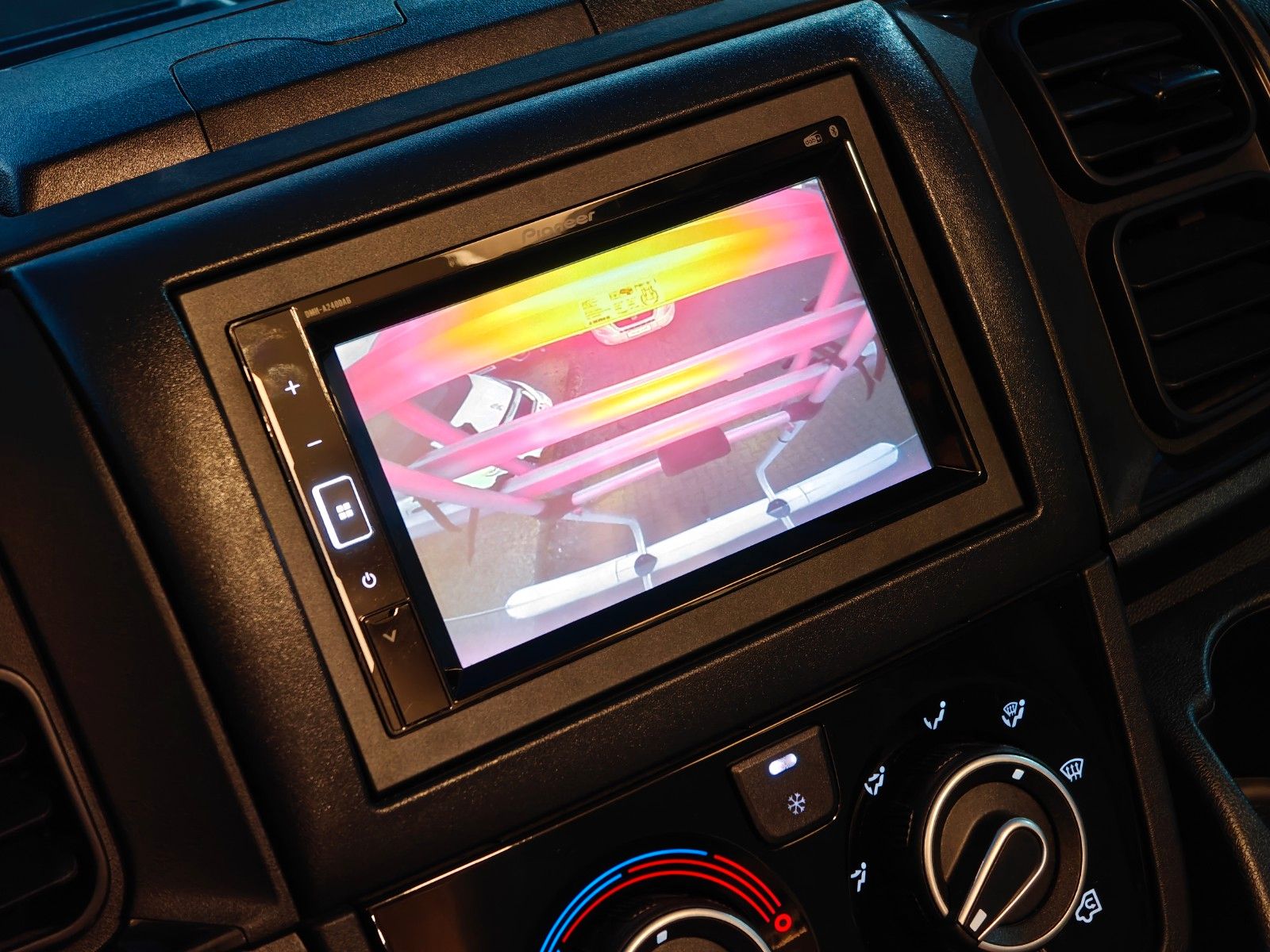 Fahrzeugabbildung Carado T-135 - SAT, TV, 2x Batterie, Solar, Automatik!