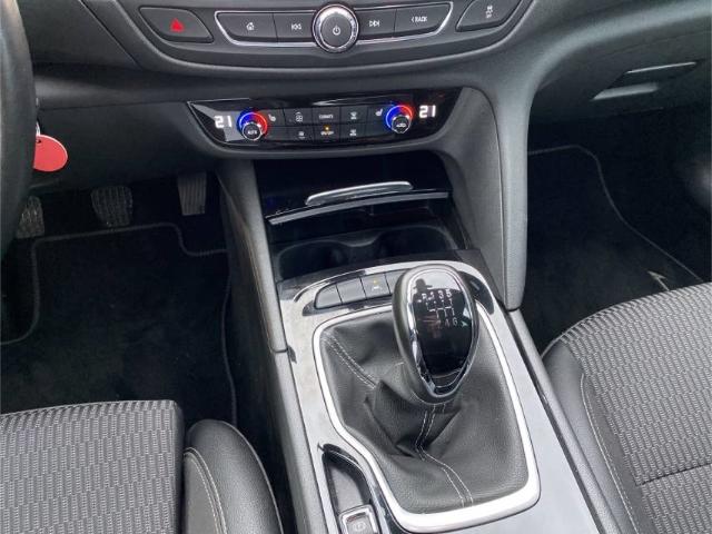 Opel Insignia Sports Tourer Elegance 1.5D MT LED+NAVI