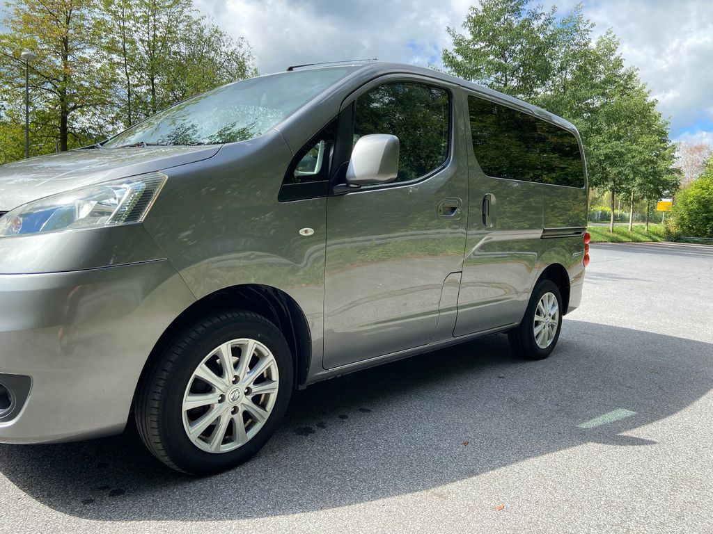 Image of Nissan NV200