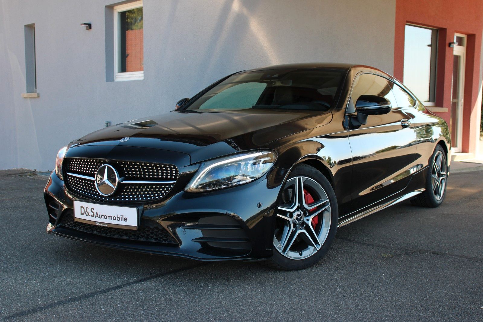 Mercedes-Benz C 300 Coupe AMG-Line HUD DC 360Cam Multibeam