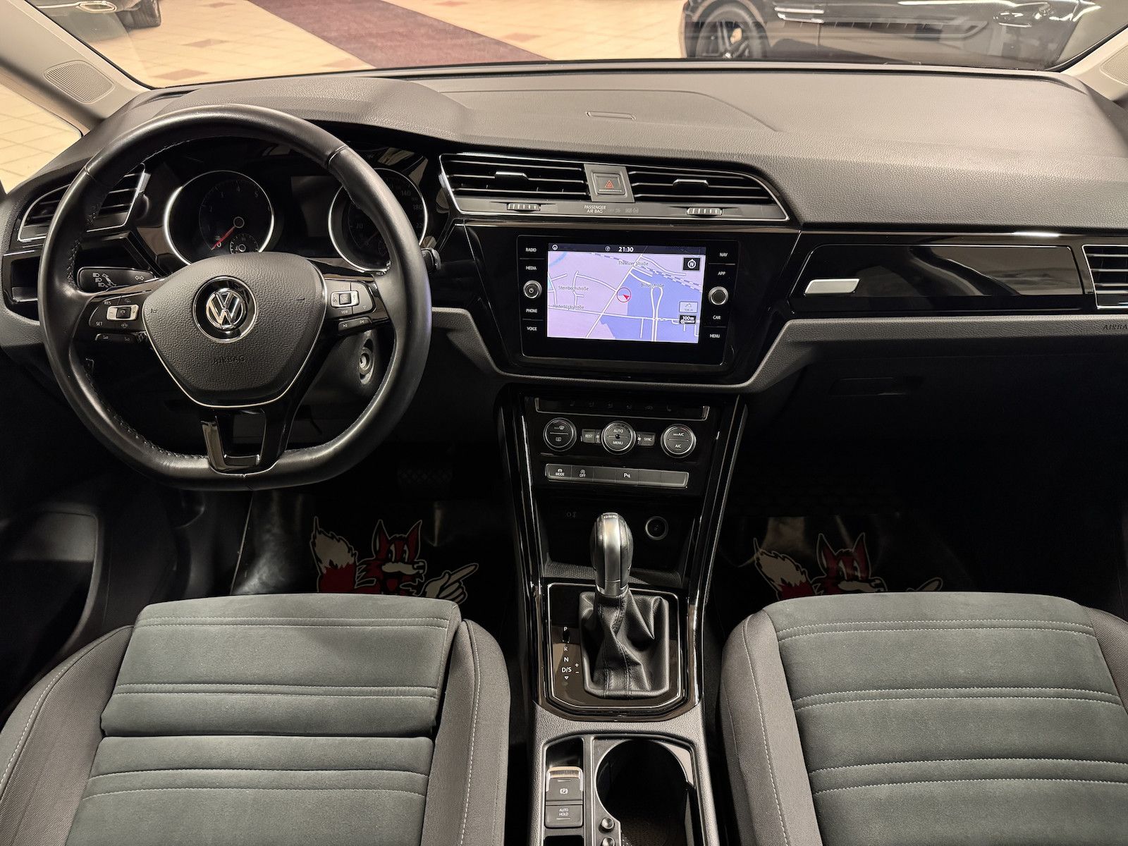 Fahrzeugabbildung Volkswagen Touran 1.5TSI Highline DSG/LED/Navi/ACC/bhz.FS/