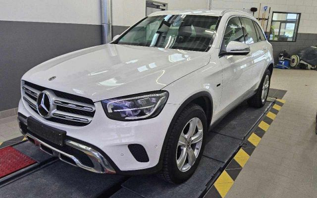 MERCEDES-BENZ GLC 300de 4Matic 1. Hand AHK ACC LED