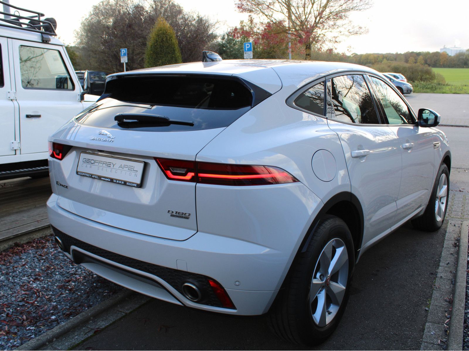 Jaguar E-Pace D 180 AWD R-DYNAMIC PANO CUIR NAVI imagem 3