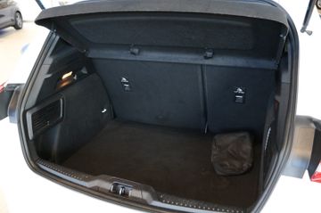 Fahrzeugabbildung Ford Focus Lim. ST-Line   Winterpaket/Navi/Alu/AHK