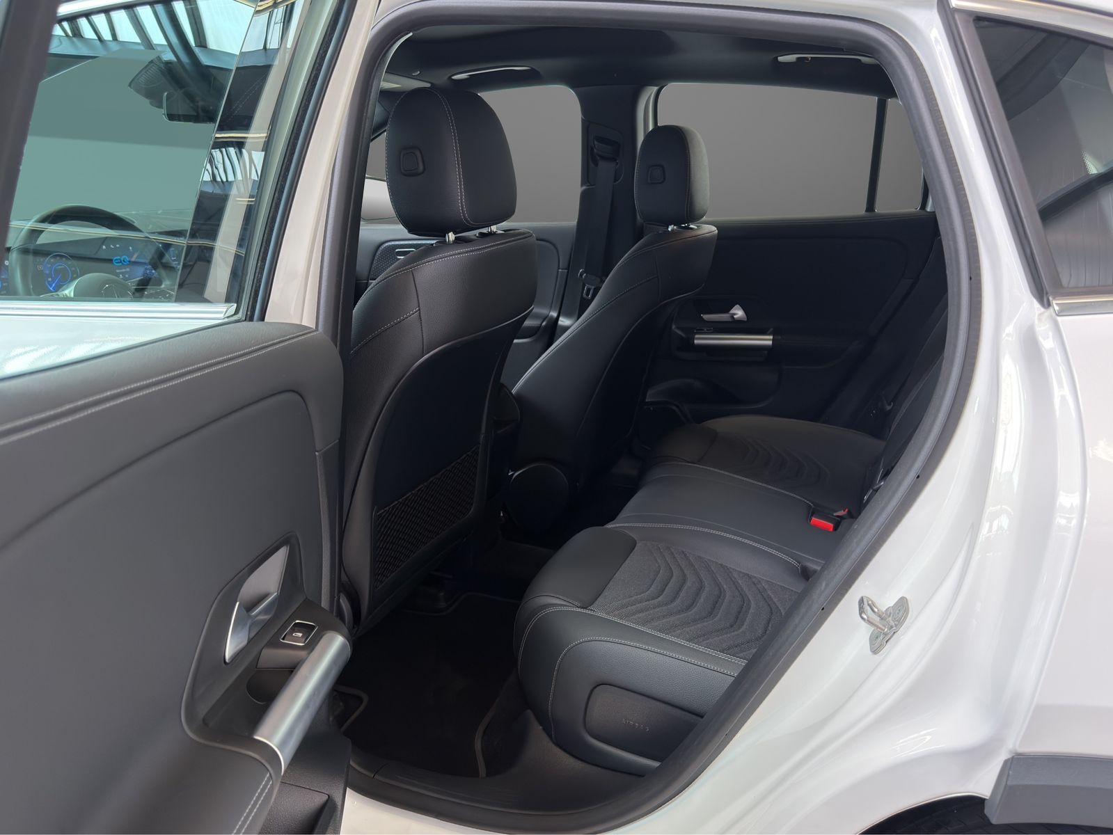 Mercedes-Benz EQA 250 + Progressive Adv.*Pano*AHK*360°*LED*18" foto 8