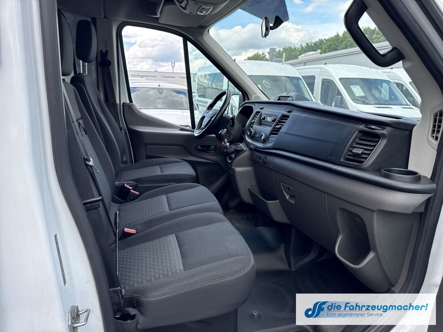 Fahrzeugabbildung Ford Transit Kombi 350 L3 Trend Lift Temp Tel.-Vorb.