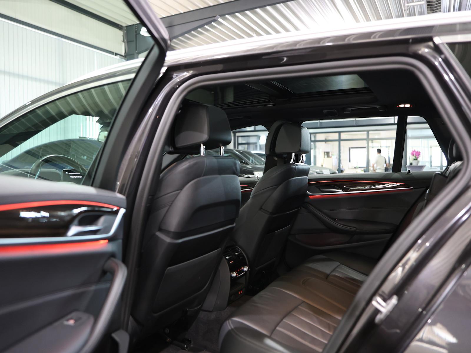 BMW 520d Touring xDrive LUXURY / LASER / PANORAMA