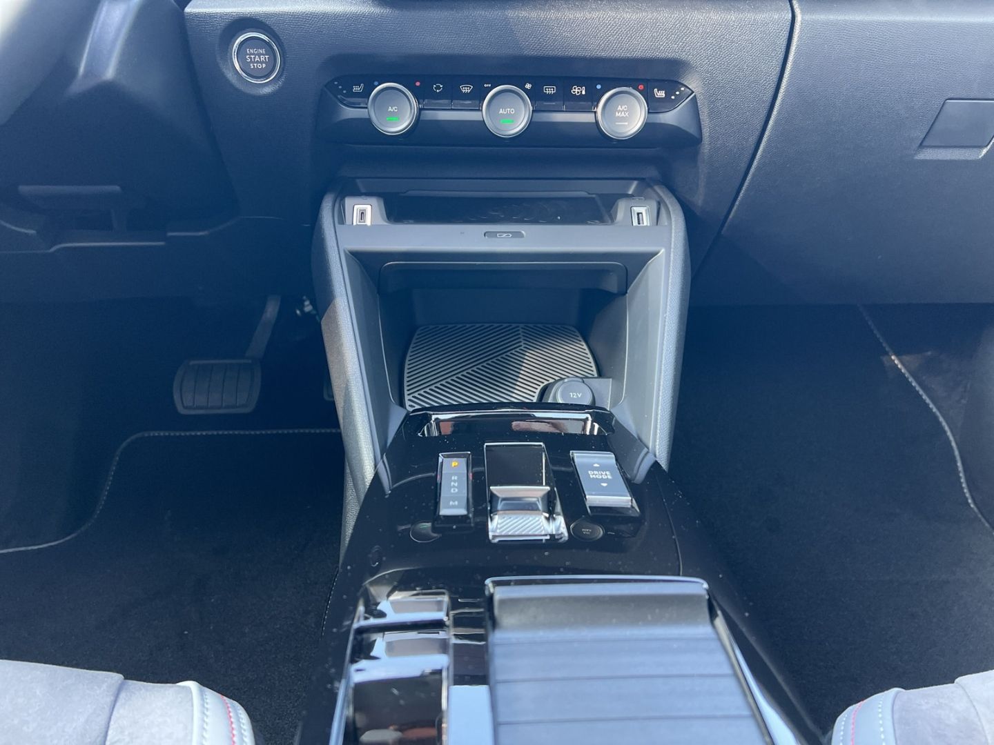 Fahrzeugabbildung Citroën C4 X Max 1.2 PureTech 130 AT8 Navi CarPlay SHZ