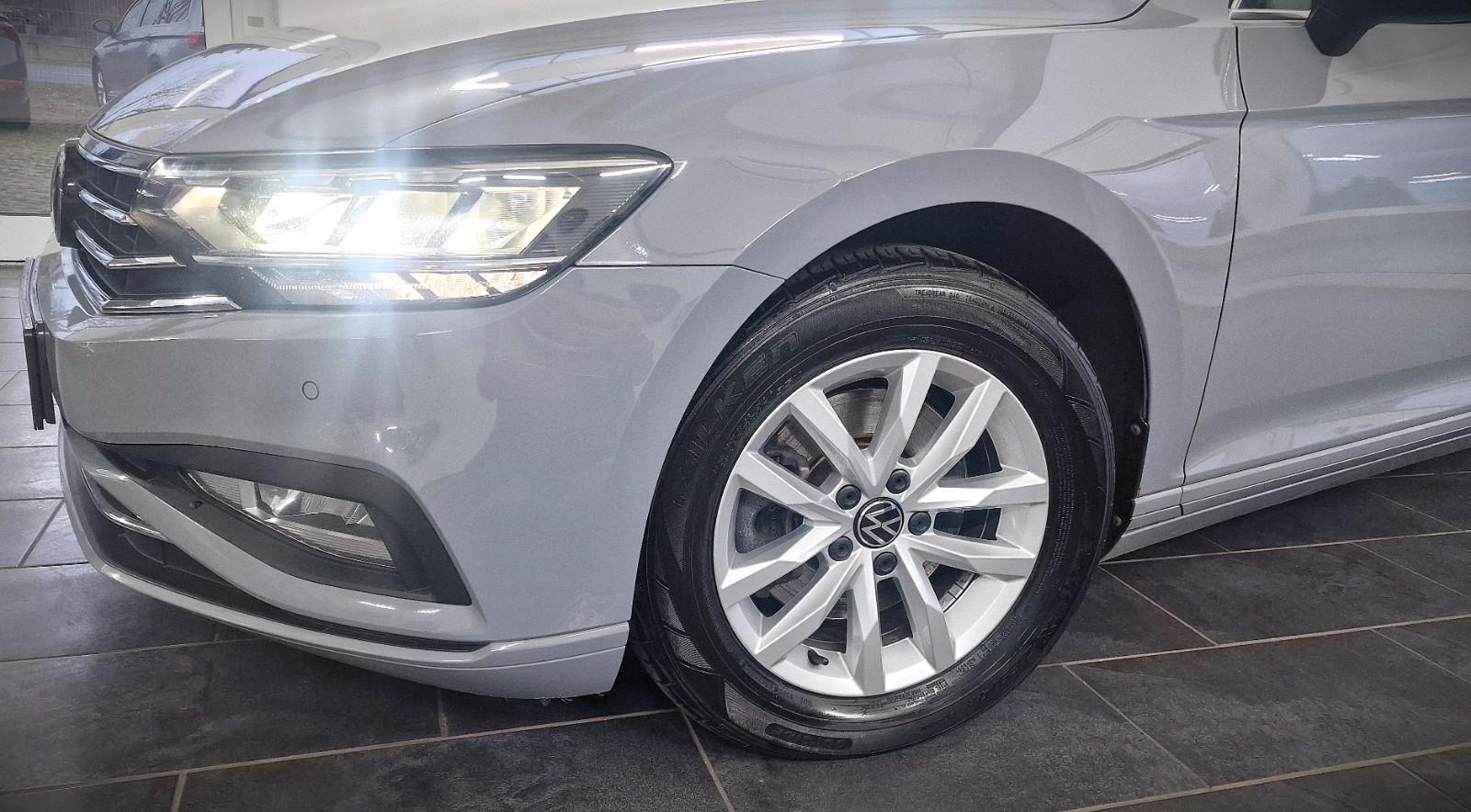 Volkswagen Passat Variant Business 2.0 TDI DSG*AHK*LED*LANE