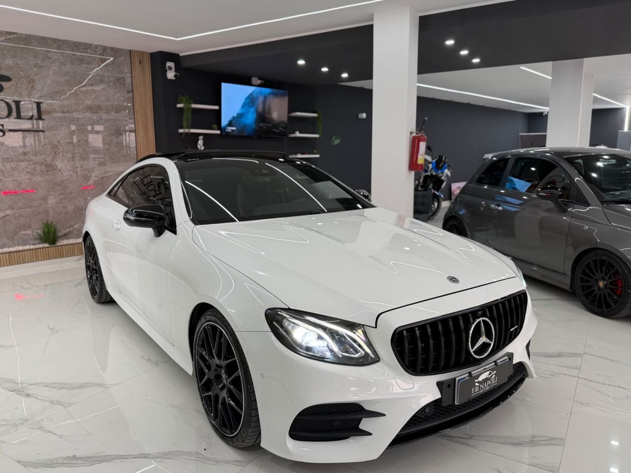 Mercedes-Benz Mercedes-benz E 220 AMG PREMIUM NIGHT EDITION imagem 3