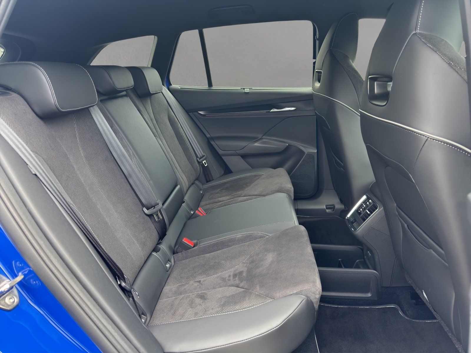 Fahrzeugabbildung SKODA Enyaq 85 Sportline/WÄRMEPUMPE/ACC/KAMERA/MATRIX/
