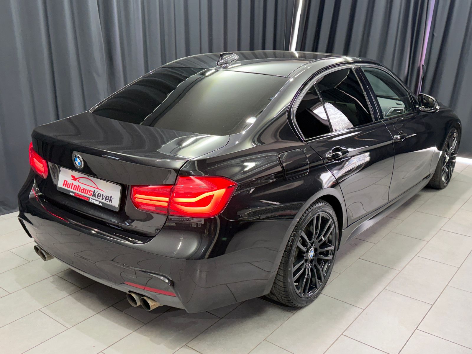 Fahrzeugabbildung BMW 335d xDrive Limo M Sport|H&K|PANO|HuD|VOLL