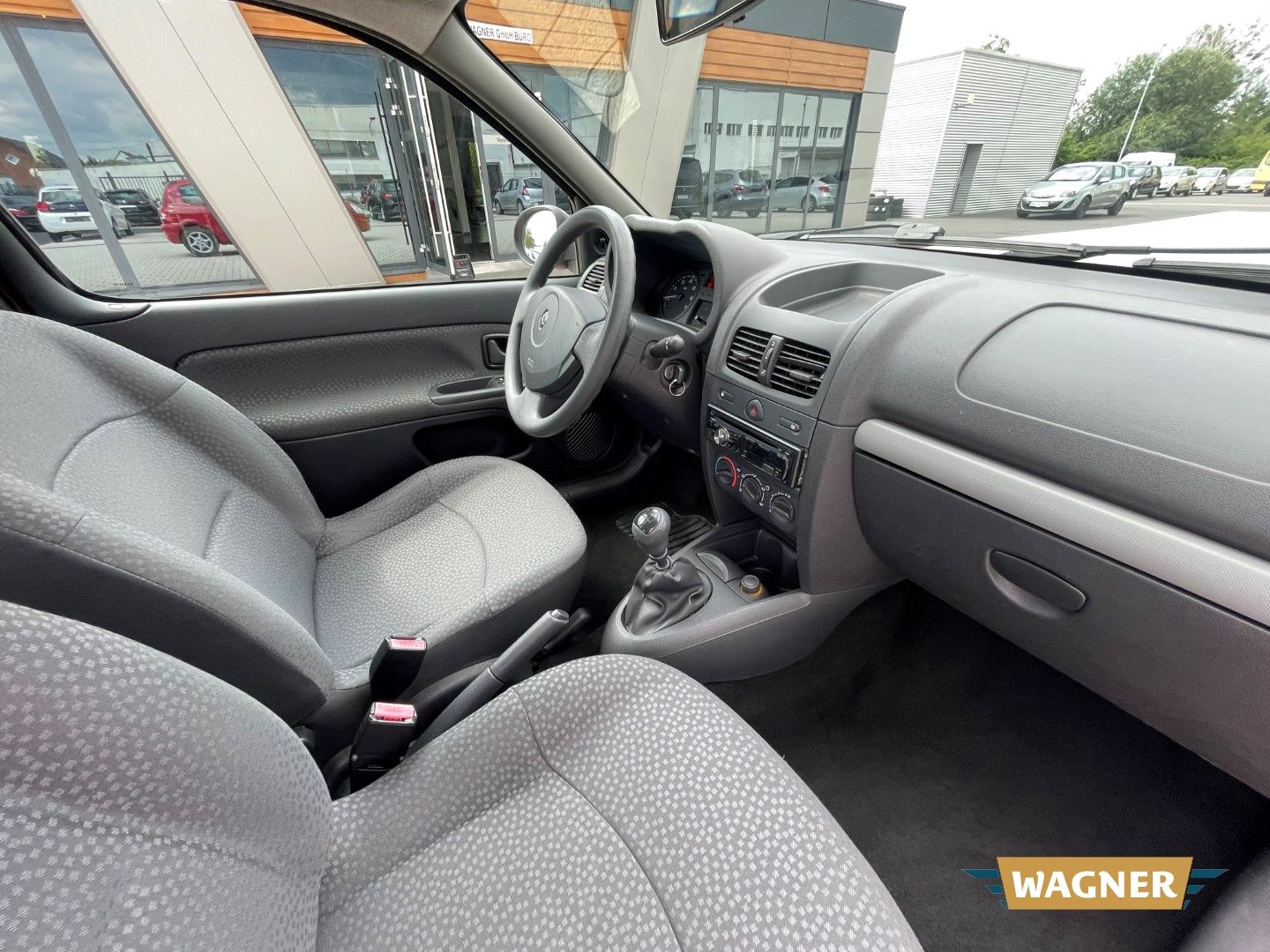Fahrzeugabbildung Renault Clio II Campus Je t aime 1.2 HU/AU NEU