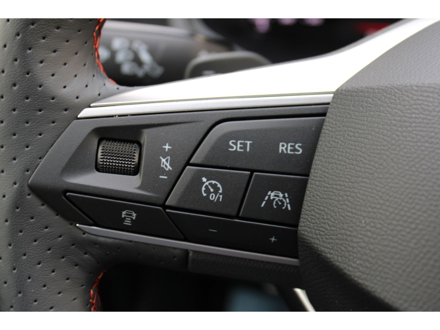 SEAT Ibiza 1.0 TSI FR DSG ACC LED Full Link RFK SHzg - Image 17