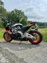 Aprilia Tuono V4 1100 RF mit AKRA, Carbon uvm. - APRILIA NAKED BIKE
