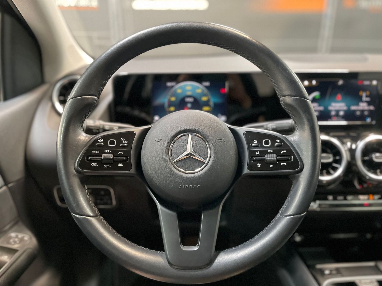 Fahrzeugabbildung Mercedes-Benz B 180 d#MBUX#Spur#Leder#CarPlay#ACC#V.erkennung#