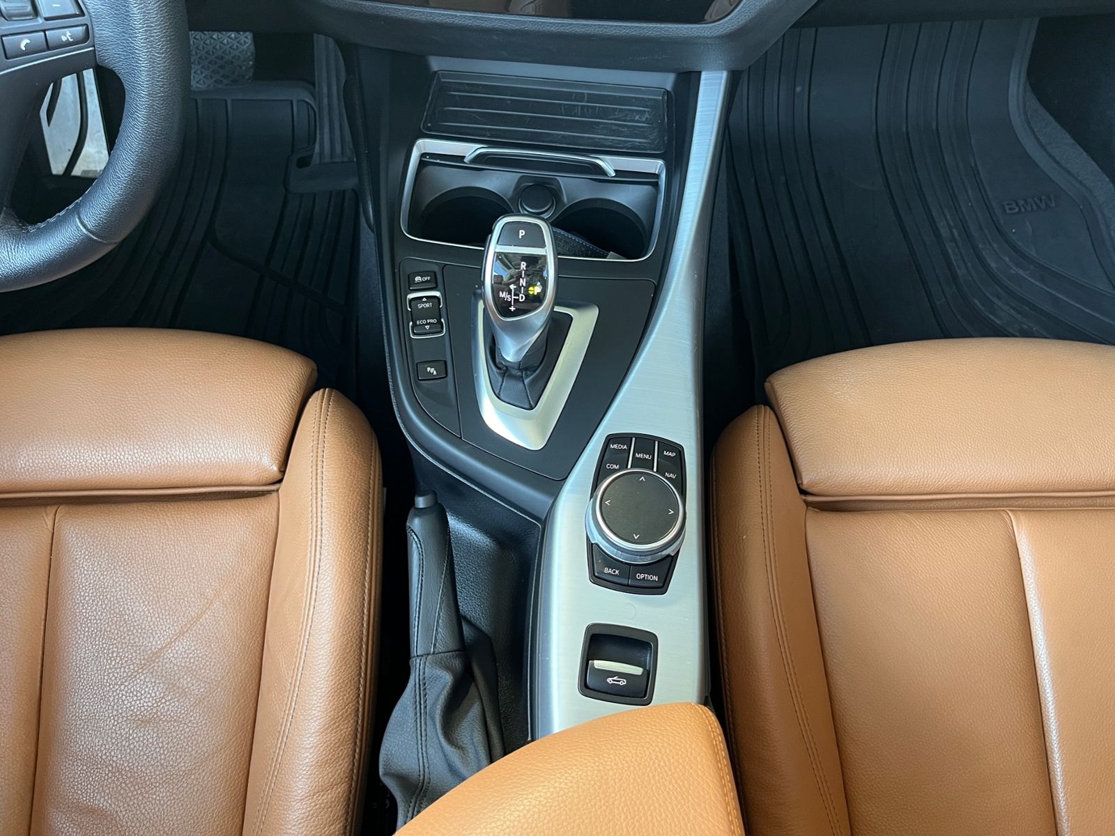 Fahrzeugabbildung BMW 220i Cabrio M Sport Shadow LED NAV RFK SHZ 18"