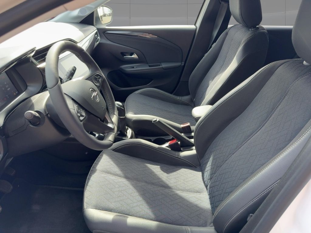 Fahrzeugabbildung Opel Corsa ALLWETTER  RÜCKFAHRK.  SITZHEIZUNG