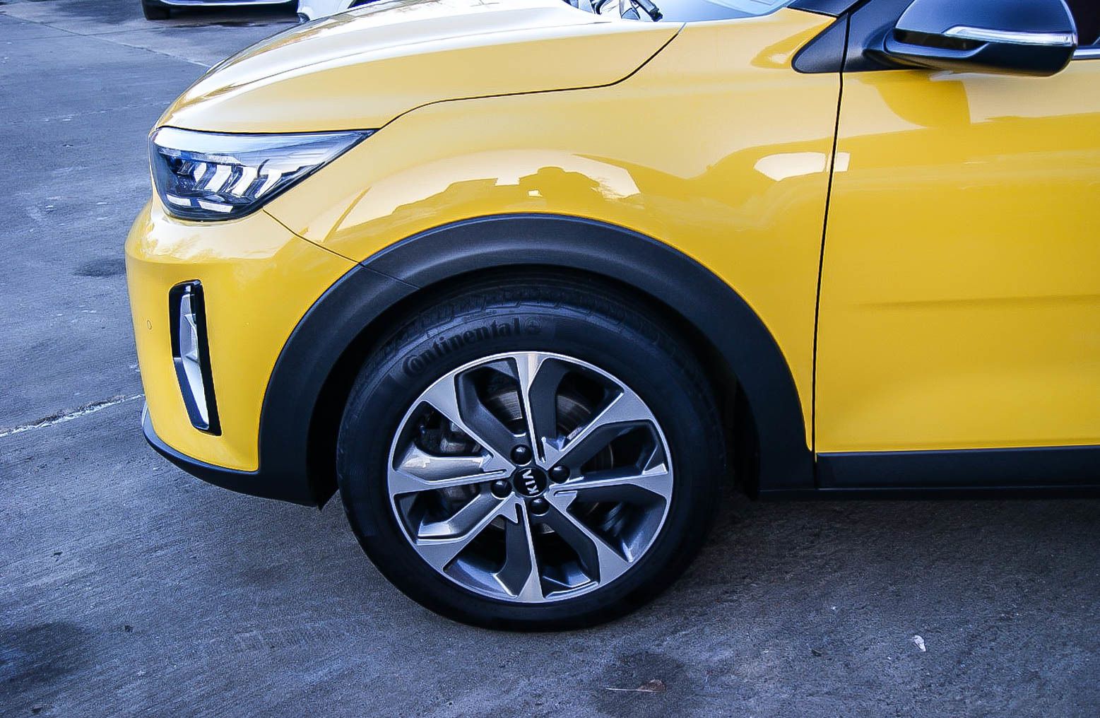 Fahrzeugabbildung Kia Stonic 1.0 T-GDI Mild-Hybrid Spirit FLORIDAGELB