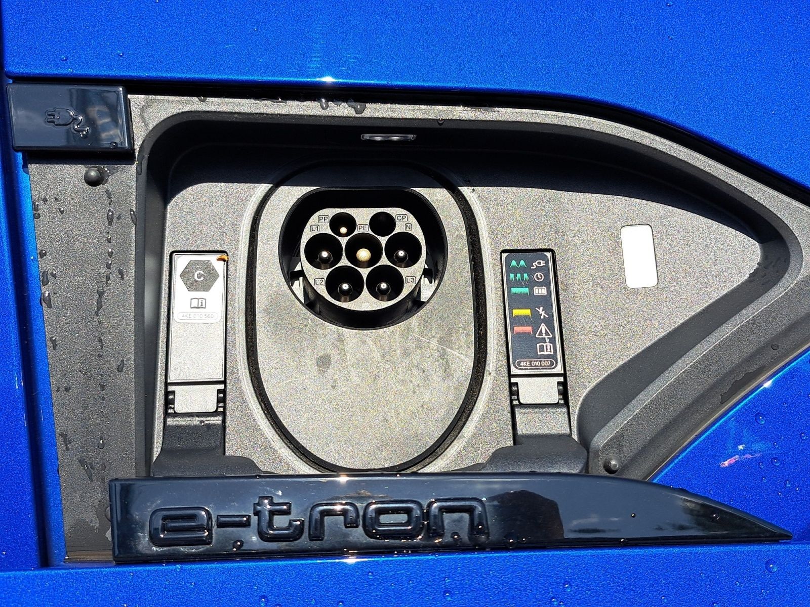 Audi Q8 e-tron - Bild 25