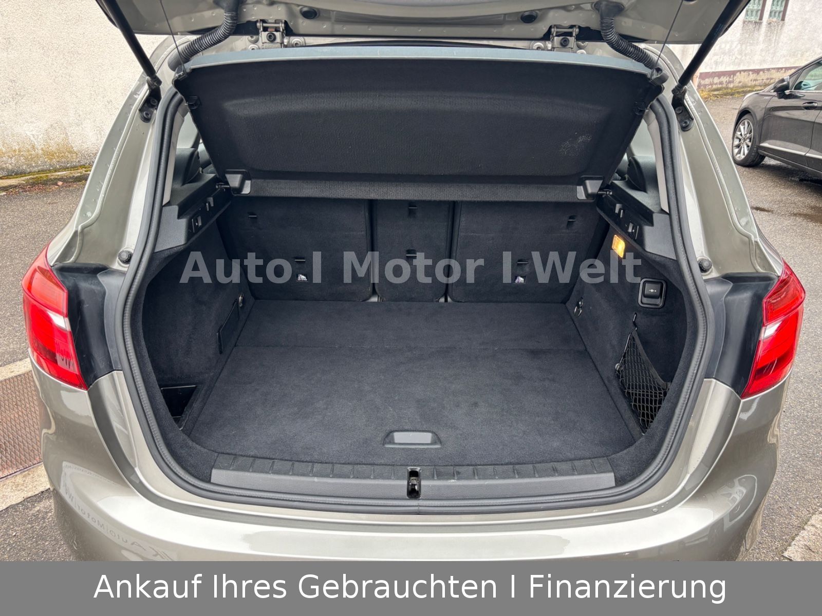 Fahrzeugabbildung BMW 218 Active Tourer 1.Hand MwSt ausweisbar LED/SHZ